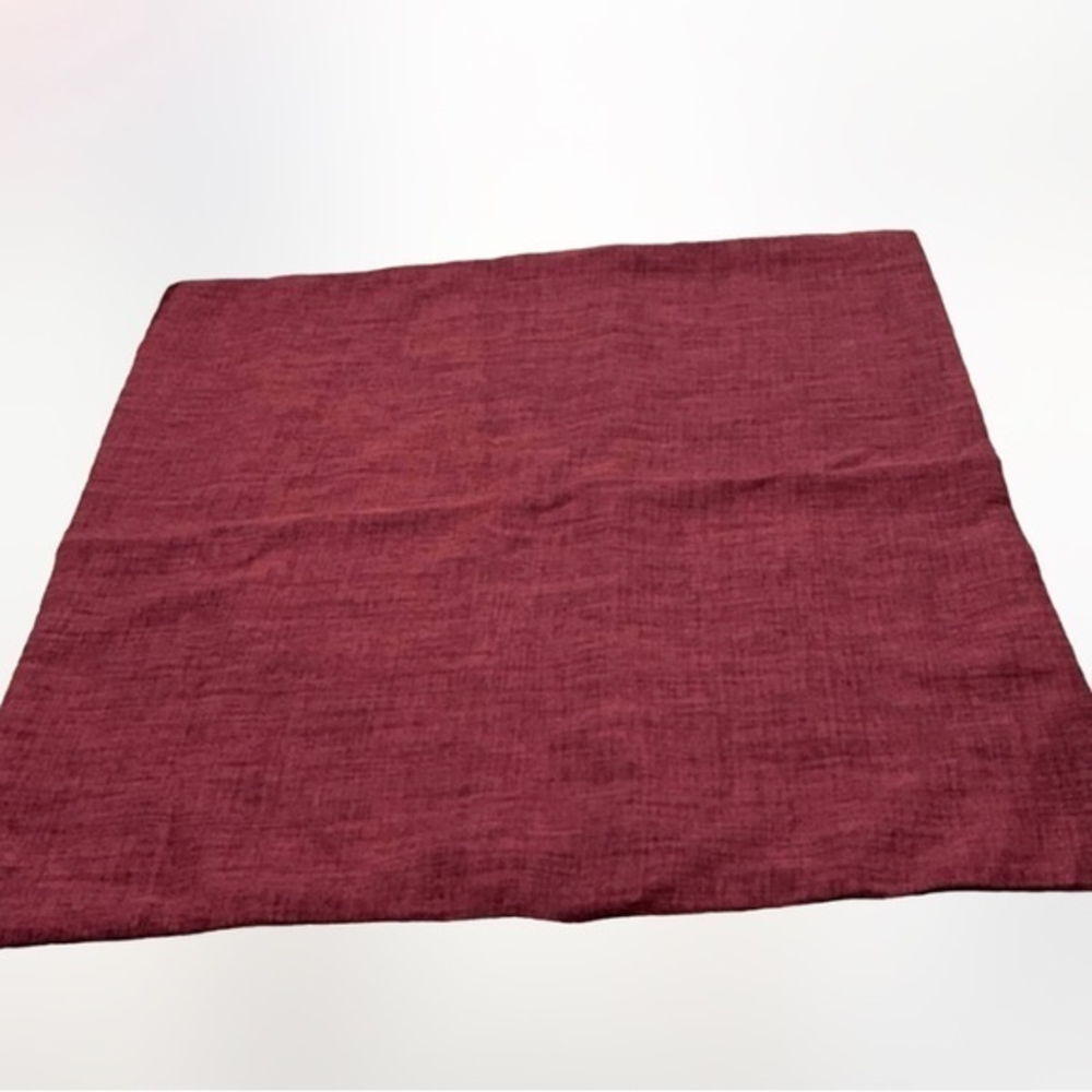 Pair of Pillow Shams Burgundy 27x27 See measurement pictures‎